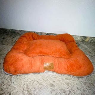 Cama para mascotas naranja