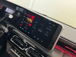 RENAULT 5 E-TECH TECHNO 