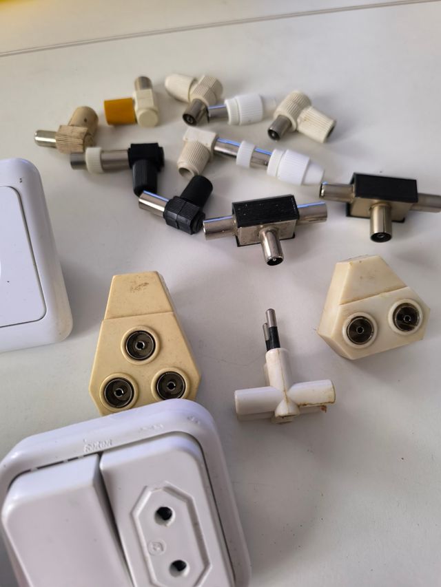 Set di prese, connettori per antenne