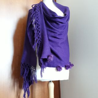 Sciarpa viola con pompon