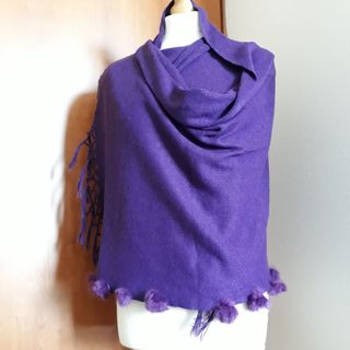 Sciarpa viola con pompon