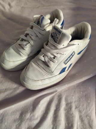 Zapatillas Reebok Classic blancas y azules