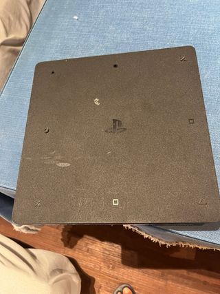 PS4 Slim 500GB + FIFA 18, FIFA  19 + Knack 