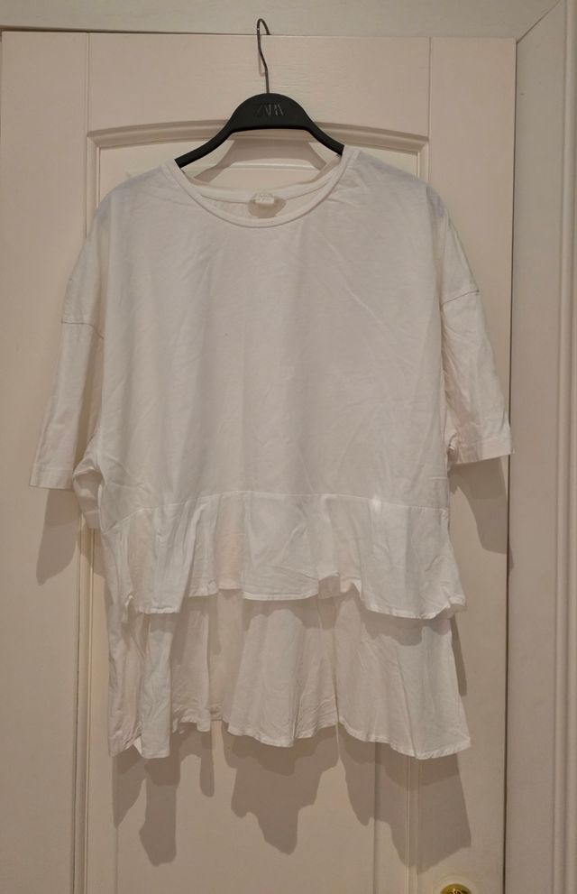 Maglietta bianca con ruches