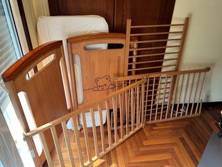 Cuna bebé madera + barreras. en perfecto estado