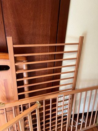 Cuna bebé madera + barreras. en perfecto estado