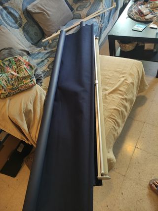 2 Estores enrollables: 1 azul y 1 beige
