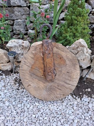 Polea antigua de madera