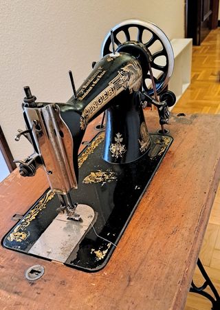 Máquina coser Singer Antigua