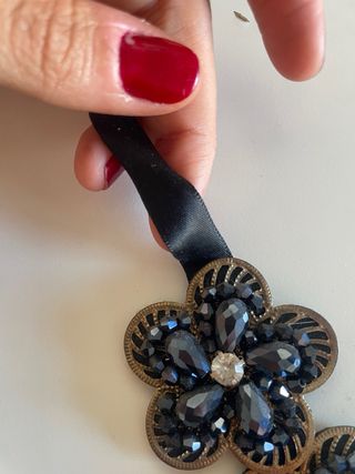 Collar de piedras azules en flores México 