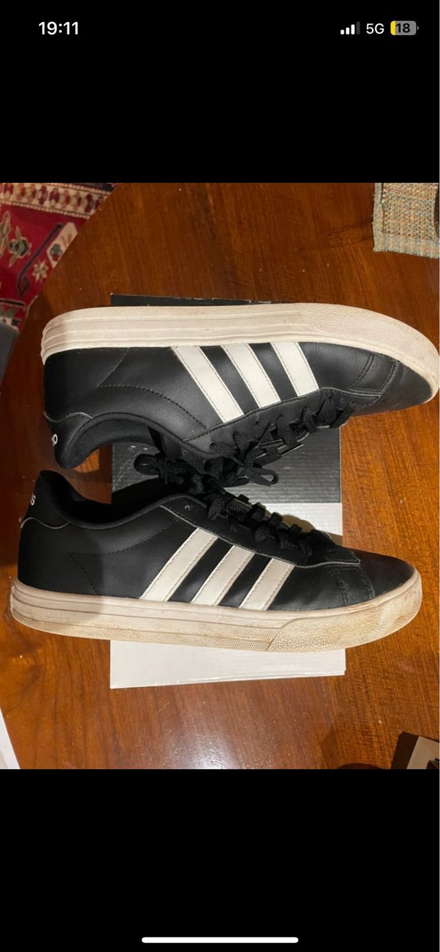 Zapatillas Adidas negras talla 43