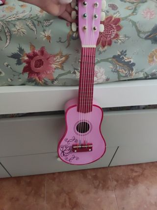Guitarra rosa niña juguete