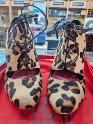 Zapatos tacón leopardo