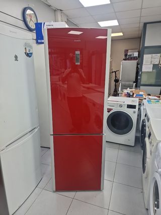 Nevera Bosch roja 1.85m x 60cm 