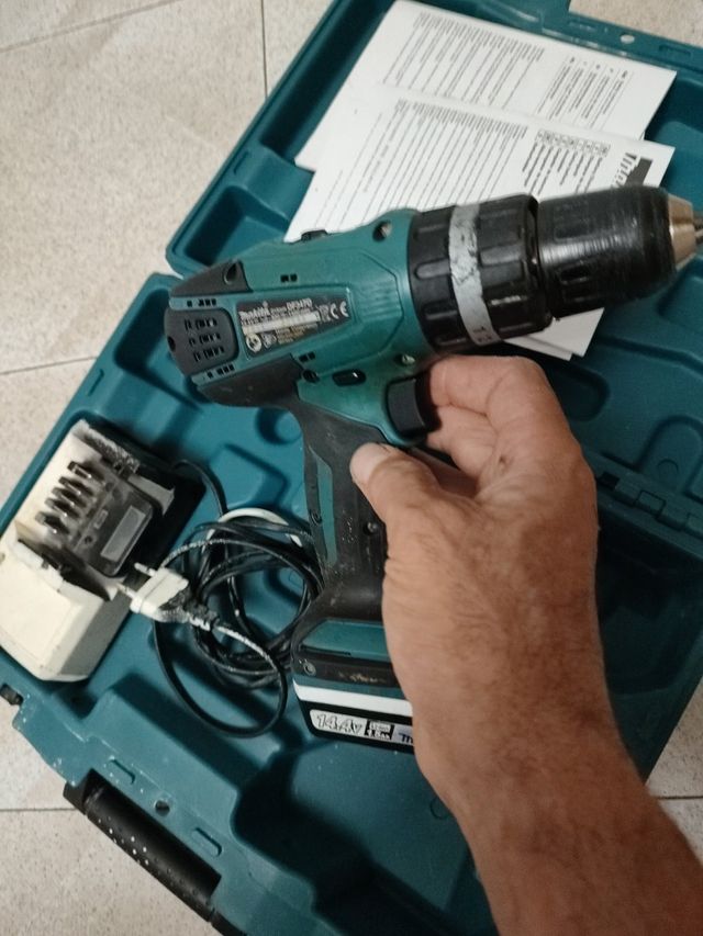 Taladro percutor Makita DF347D 14,4V