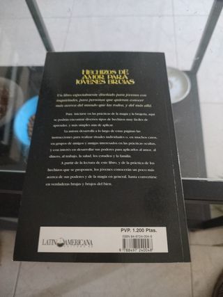 Hechizos de Amor: Jóvenes Brujas