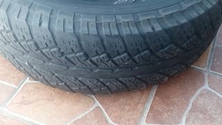 Bridgestone Dueler A/T 265 70 r15