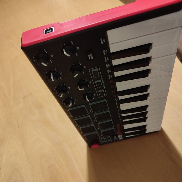 AKAI MPK Mini MKII: Teclado MIDI