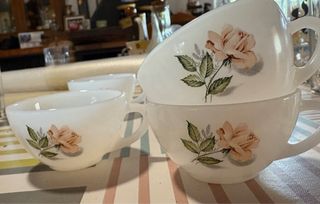 Tazas vintage colección Rosas  arcopal y cristal