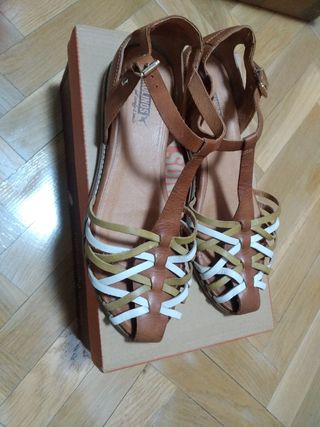 Sandalias Pikolinos trenzadas marrón