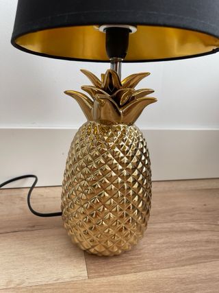 Lámpara piña dorada - tulipa negra