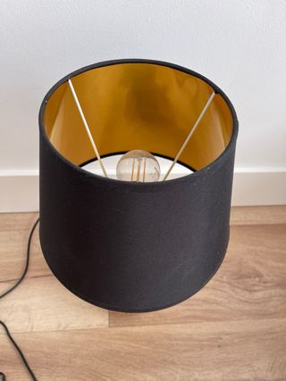 Lámpara piña dorada - tulipa negra