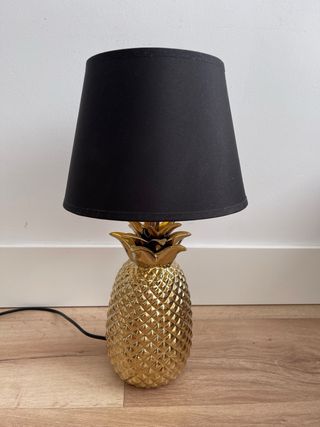 Lámpara piña dorada - tulipa negra