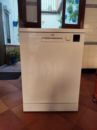 Lavavajillas Beko DVN05320W