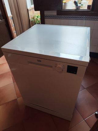 Lavavajillas Beko DVN05320W