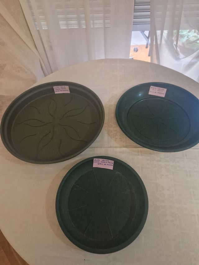 Lote Jardineria Macetas y Platos de plastico