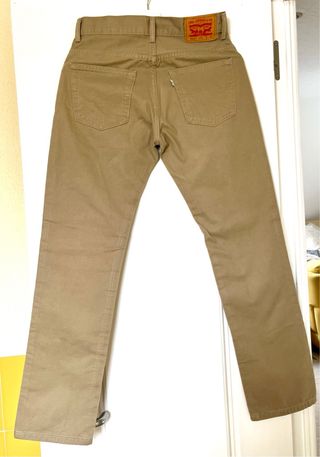 Pantalones beige Levis 