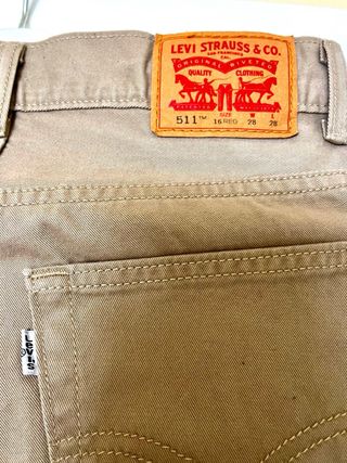 Pantalones beige Levis 