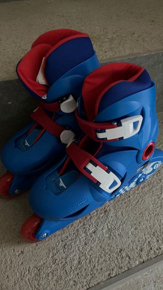 Patines en línea Decathlon casco y protecciones 
