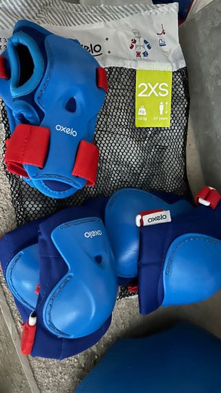 Patines en línea Decathlon casco y protecciones 
