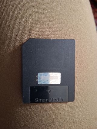 Tarjeta memoria Fujifilm SmartMedia 16MB y lector 