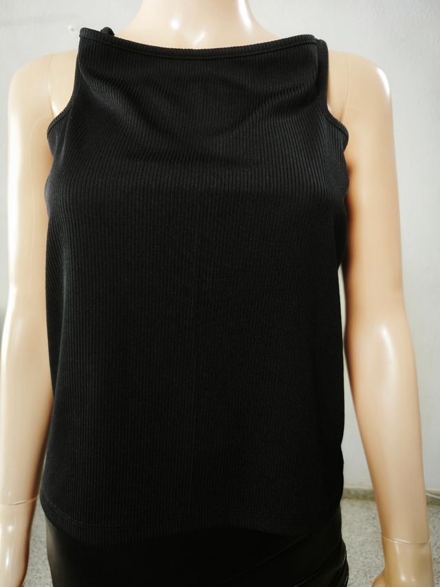Top negro H&M canalé talla L