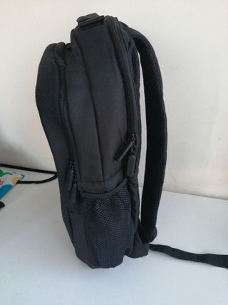 Mochila negra con compartimento para Portátil