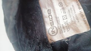 Gorra negra Insiders Movement