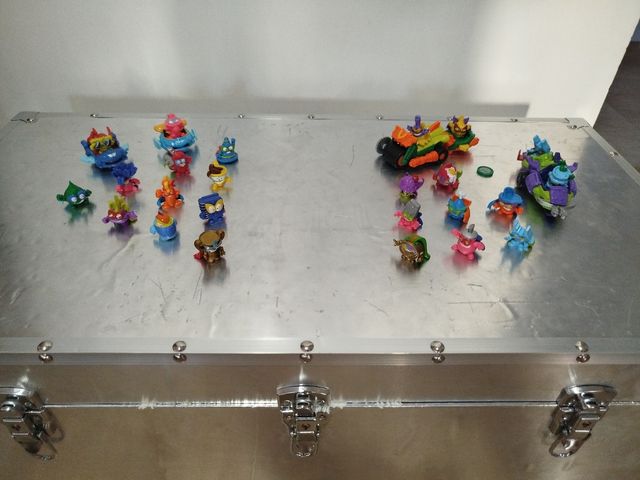 SuperThings Serie 4 - 24 figuras