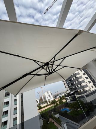 Sombrilla desplazada 250x250cm arena, girable