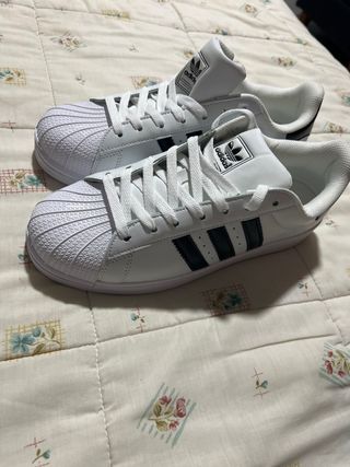 Adidas Superstar - Blancas y Negras