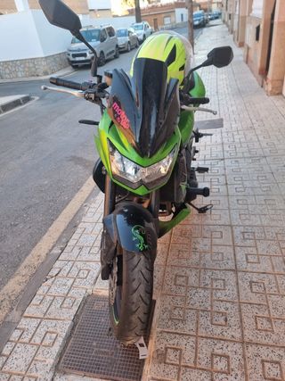 Kawasaki Z750 - Moto Verde