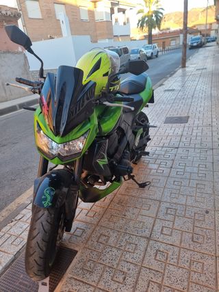 Kawasaki Z750 - Moto Verde