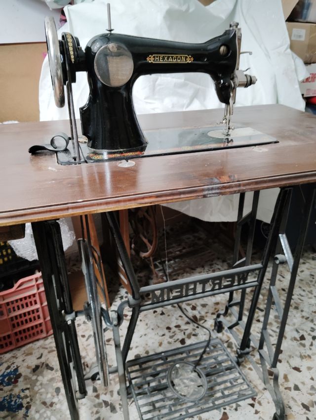 Máquina coser antigua Hexagon