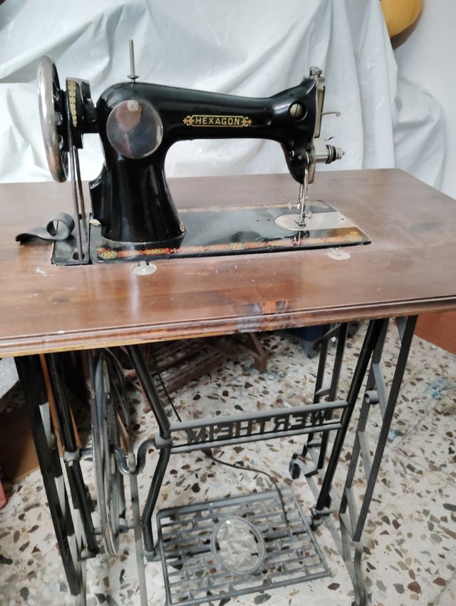 Máquina coser antigua Hexagon