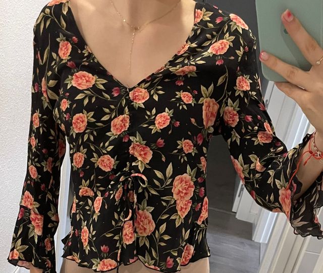 Blusa Zara flores - negra y rosa