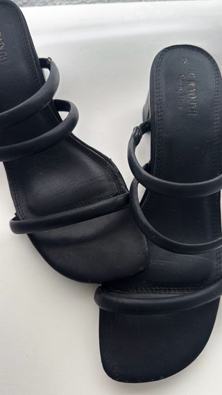 Sandalias tacón ancho tiras