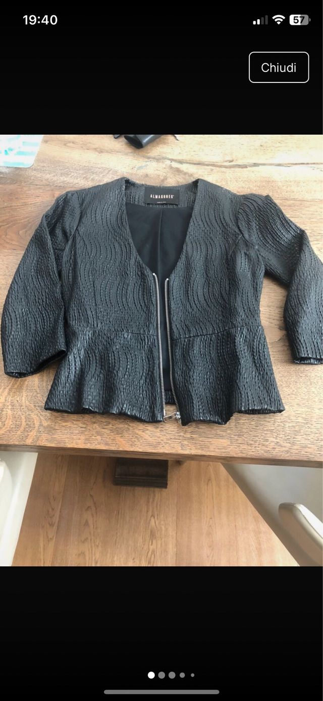 Abiti donna S/M: diversi pezzi