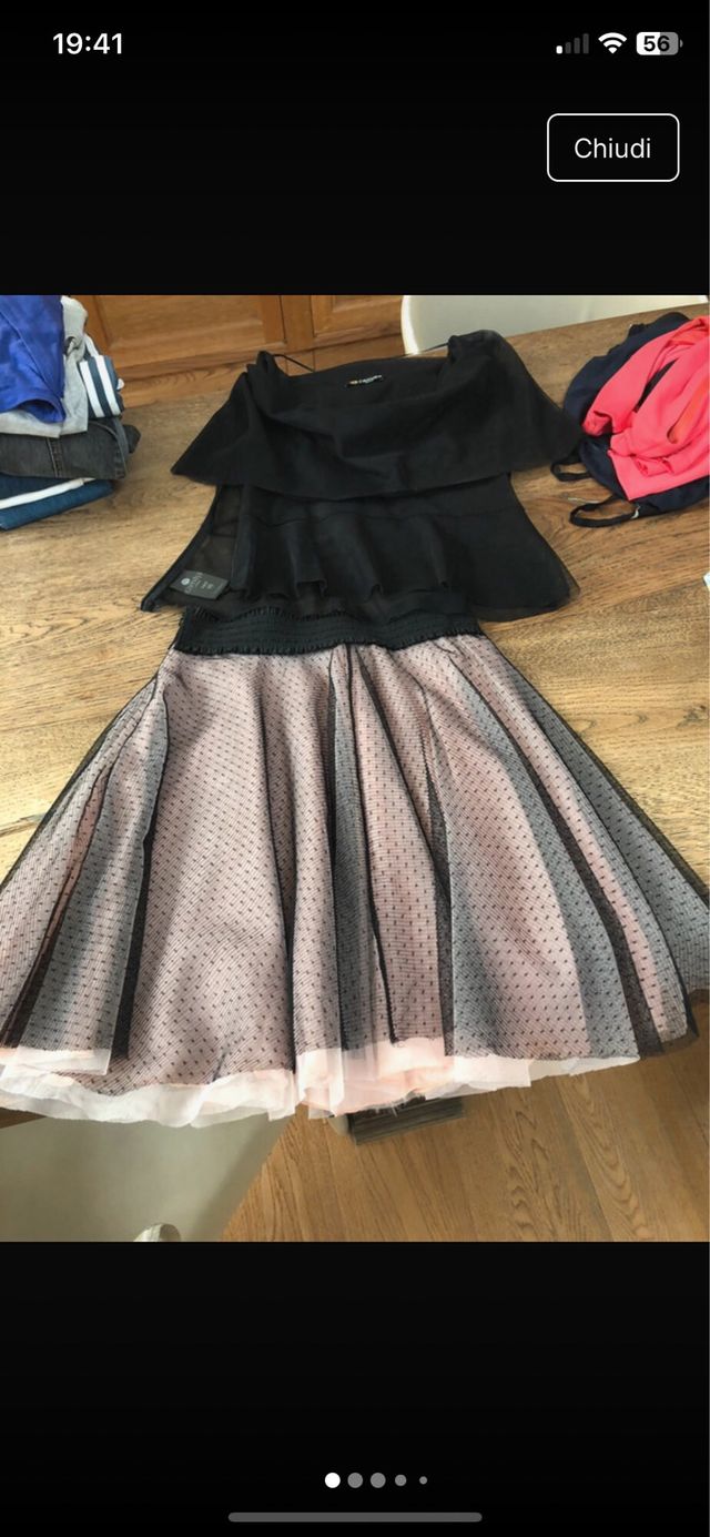 Abiti donna S/M: diversi pezzi