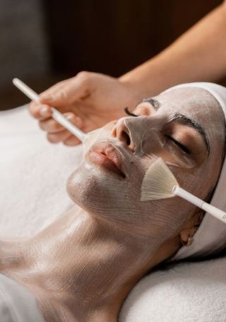 Limpieza facial personalizada.